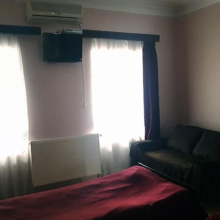 Homestay Nika Tbilisi Bagian luar foto