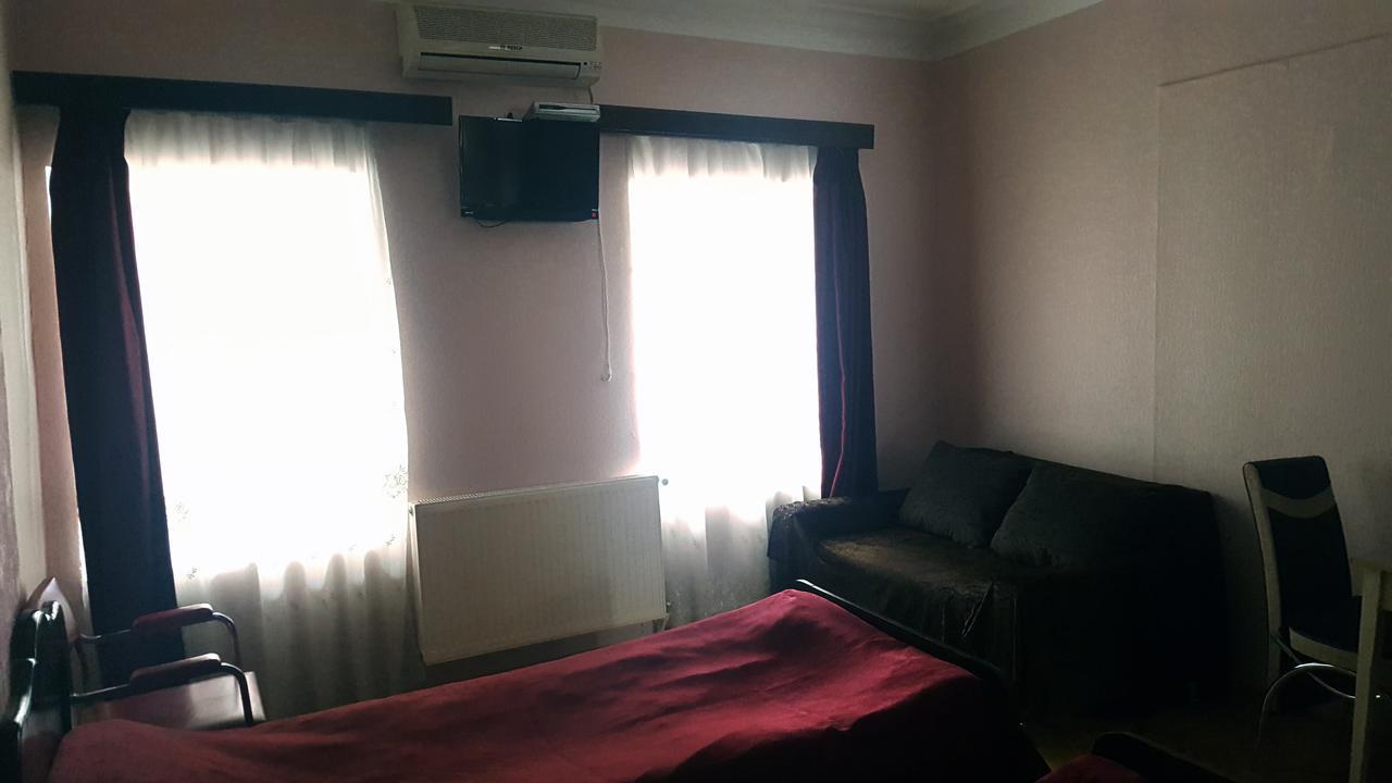 Homestay Nika Tbilisi Bagian luar foto
